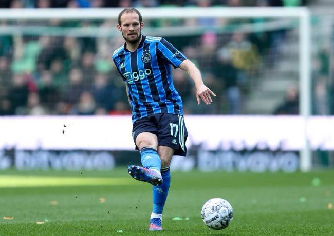 女生趴开裙子让男生c